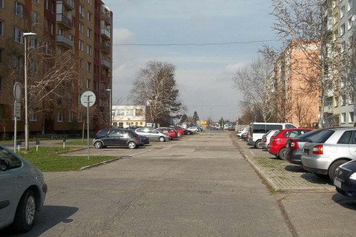 Ilustračný obrázok k článku Šalianska radnica stopla prenájom parkovacích miest: Vyhodnocujú dotazníky