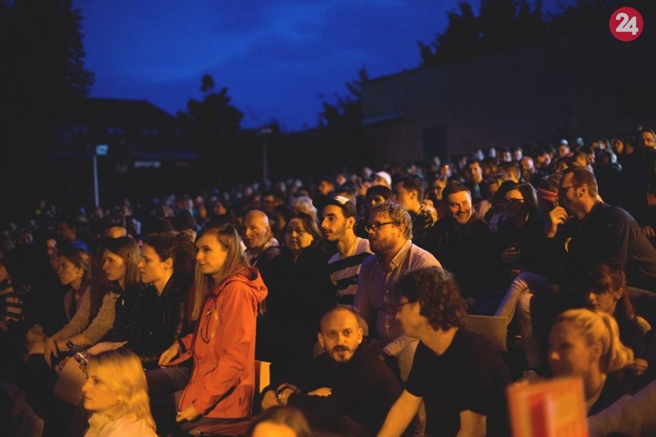 Ilustračný obrázok k článku Tretí ročník letného kina Pocity ponúkne desať filmov: Premietať sa bude aj Joker