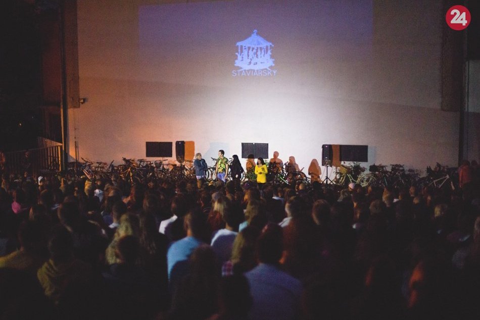 Ilustračný obrázok k článku Fanúšikovia filmu sa môžu chystať: Kedy odštartuje letné premietanie v Záhradnom kine?