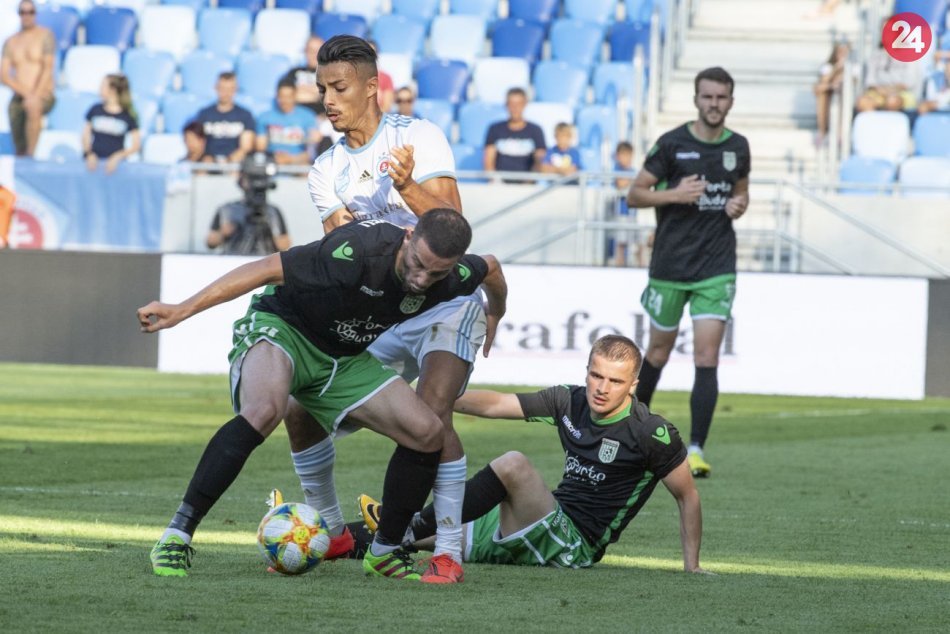 Ilustračný obrázok k článku Futbalový Slovan zvládol odvetu s Feronikeli: Tréner Kozák mladší netajil spokojnosť