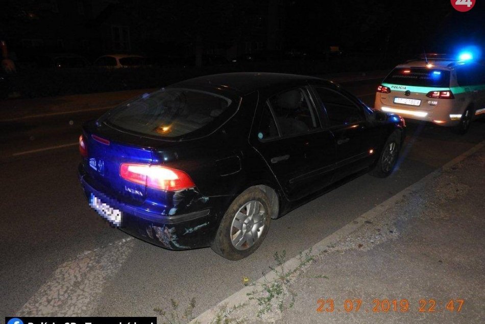 Ilustračný obrázok k článku Trnavčan nabúral do auta i predajne potravín: Policajti ho vypátrali, nafúkal