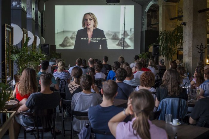 Ilustračný obrázok k článku LETNÉ KINO: Vymeňte multiplexy za premietanie pod holým nebom. Program za to stojí!