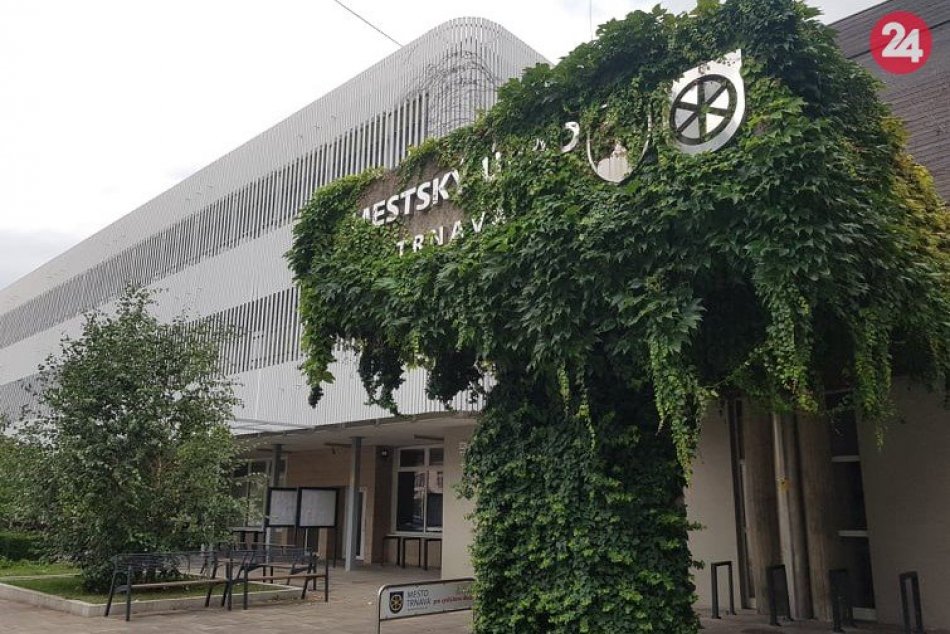 Ilustračný obrázok k článku Na trnavskom úrade je voľné pracovné miesto: Ponúkajú PLAT cez 1 400 eur!