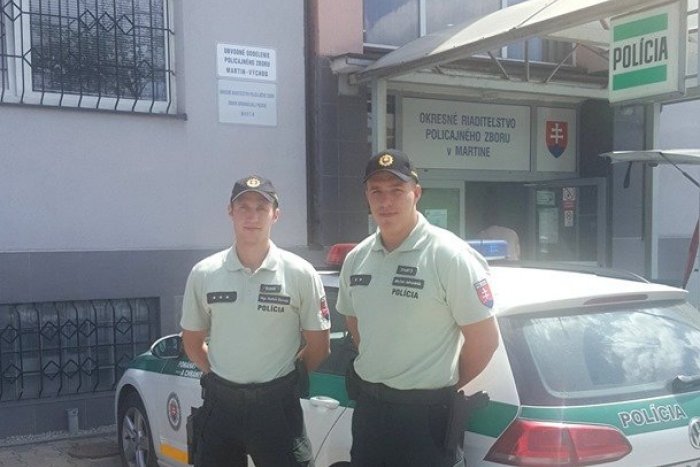 Ilustračný obrázok k článku Dráma na streche OC Galéria v Martine: Policajti zachránili mužovi život