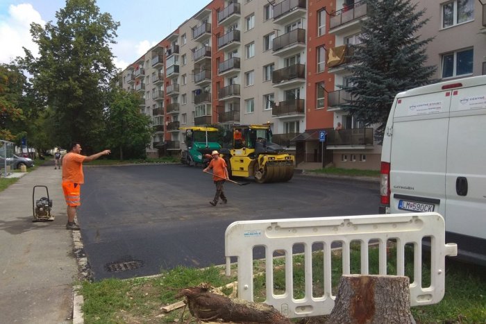 Ilustračný obrázok k článku Rekonštrukcia na Vrlíkovej ulici: Inováciou prejdú parkovacie plochy