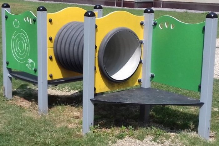 Ilustračný obrázok k článku Mesto vyhovelo mamičkám: Do šalianskeho parku umiestnia preliezku, FOTO