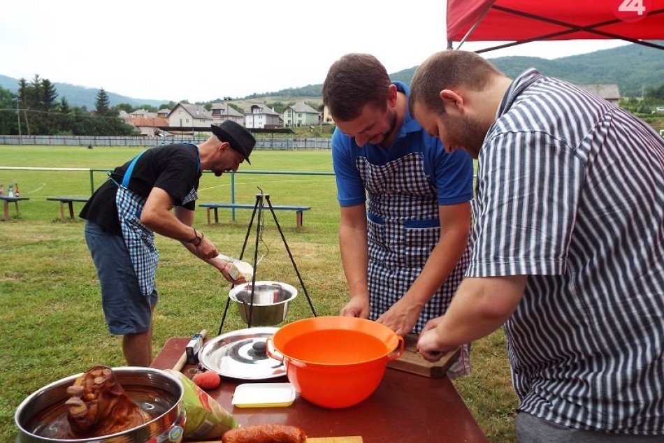 Ilustračný obrázok k článku Polomský kotlík v Gemerskej Polome: FOTO z voňavej akcie