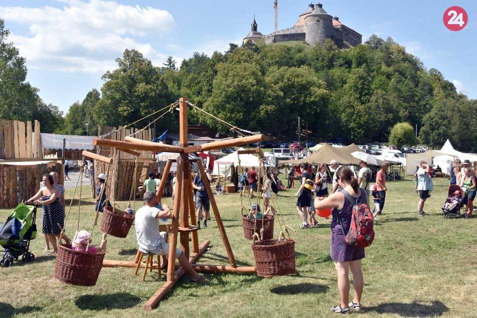 Ilustračný obrázok k článku Mimoriadnym vlakom sa dostanete z Košíc na Krásnohorské hradné hry, FOTO