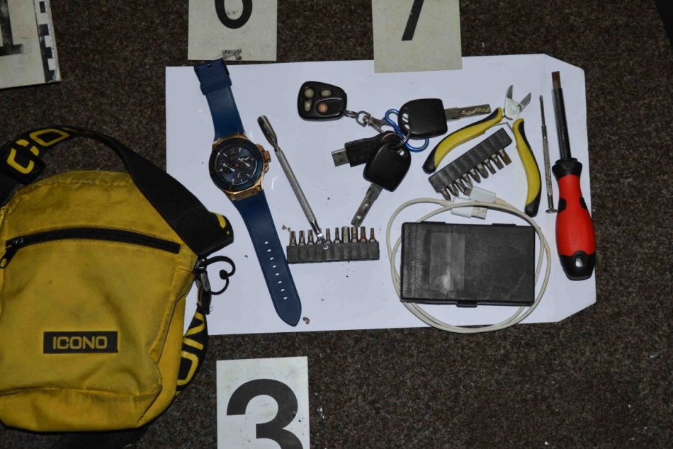 Ilustračný obrázok k článku Vlámanie mu nestačilo: Na ukradnutom aute mal jazdiť bez dokladov