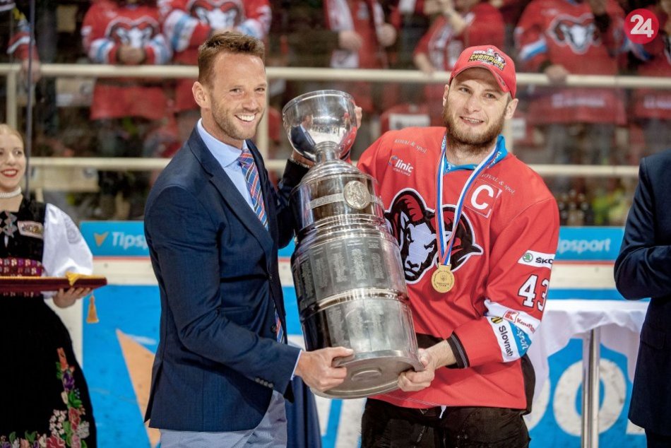 Ilustračný obrázok k článku Kapitán baranov Surový ukončil hráčsku kariéru. Týmito slovami si získa srdcia Bystričanov