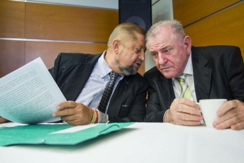 Ilustračný obrázok k článku Vladimír Mečiar zakladá novú stranu: Nevylúčil spoluprácu s Harabinom