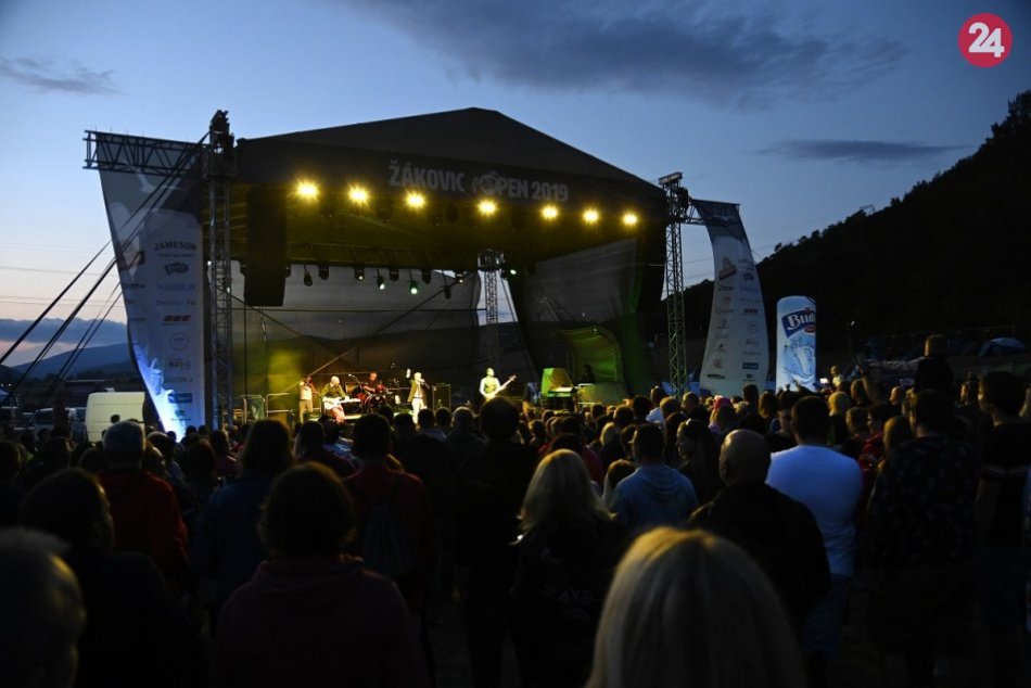 Ilustračný obrázok k článku Príjemná zábava so slovenskými interpretmi: Festival Žákovic Open na FOTO