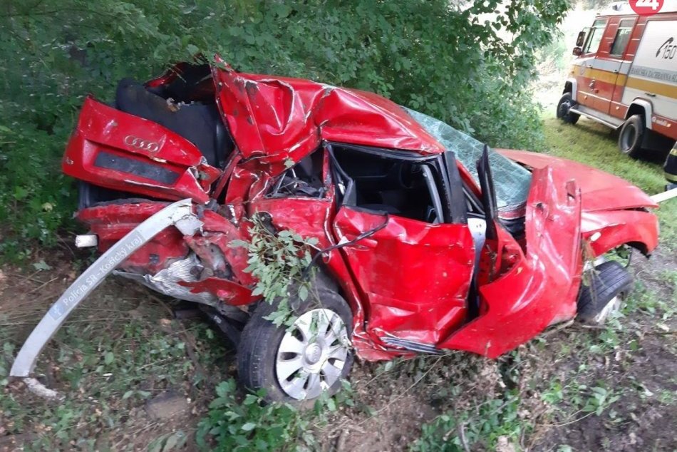 Ilustračný obrázok k článku Medzi Veľkými Kapušanmi a Kráľovským Chlmcom došlo k nehode: Zábery z miesta