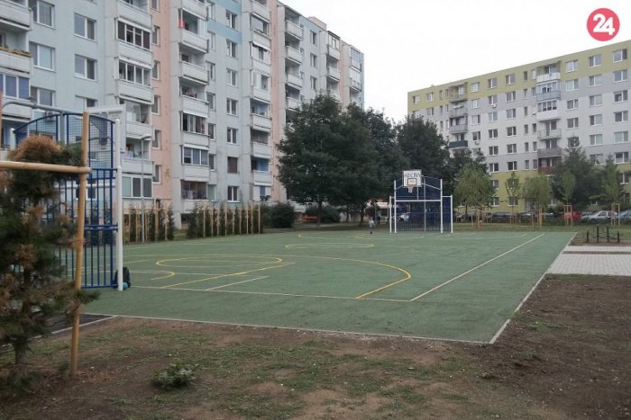 Ilustračný obrázok k článku Šalianska radnica sprístupnila nové ihriská: Večania si užijú tri herné plochy