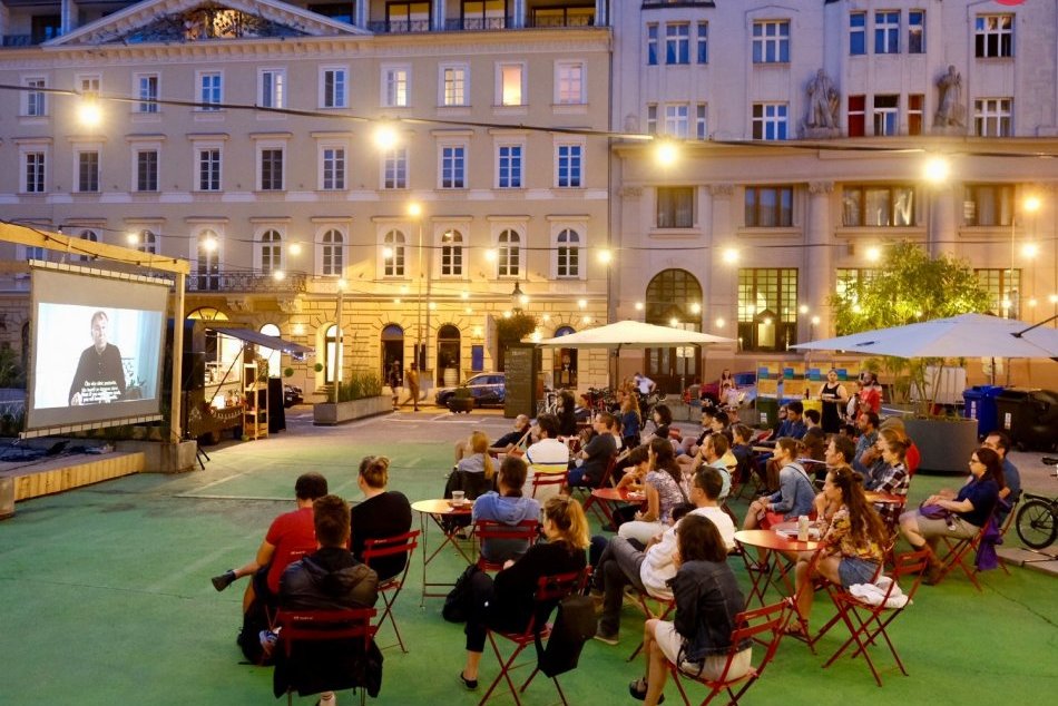 Ilustračný obrázok k článku FOTO: Komenského námestie žije naplno. Ako sa vám páči nové využitie priestoru v centre mesta?