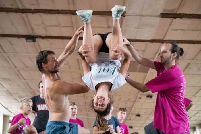 Ilustračný obrázok k článku Parádne kúsky aj kopa zábavy. VIDEO z veľkej akcie parkouristov