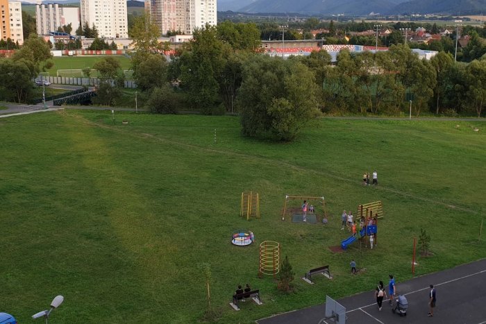 Ilustračný obrázok k článku Na Podbrezinách sa dočkali: Inováciou si prešlo detské ihrisko na Jefremovskej