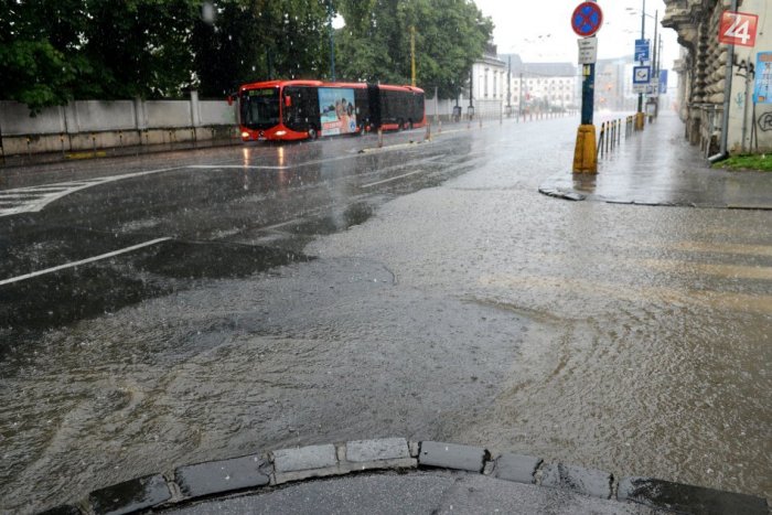 Ilustračný obrázok k článku Vysoké teploty budú najmä na juhozápade, podvečer môžu prísť búrky