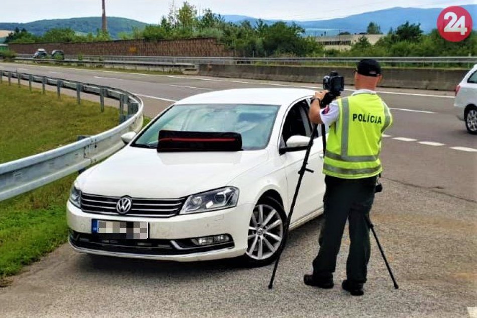 Ilustračný obrázok k článku Polícia o nových opatreniach v Trenčianskom kraji: Aj takto môže prísť pokuta