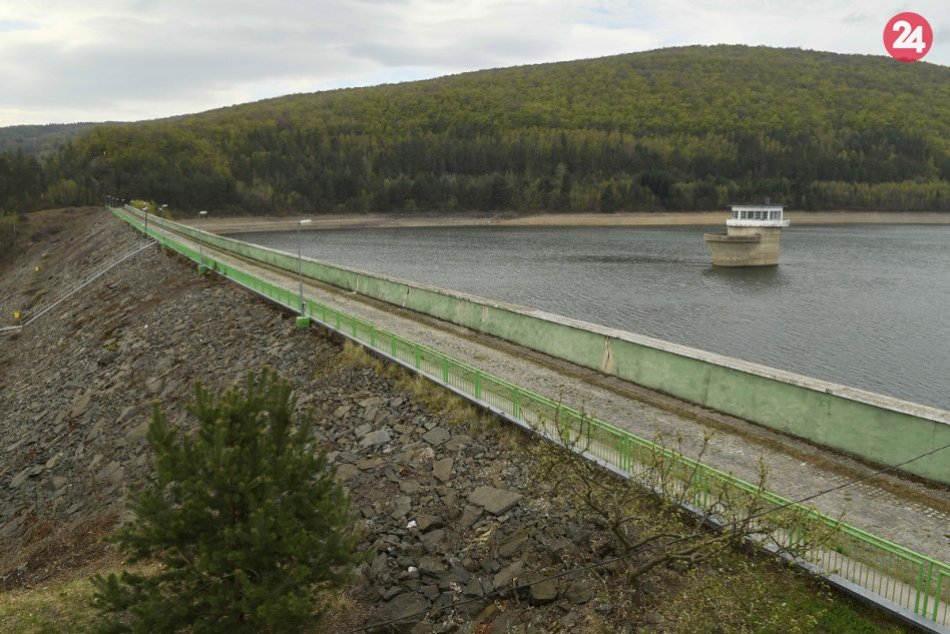 Ilustračný obrázok k článku Vodohospodári sprístupnili hrádzu a obslužnú komunikáciu k Bukovcu, FOTO