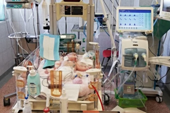 Ilustračný obrázok k článku Raritný zákrok v detskej nemocnici: Snaha lekárov zachránila 1-dňovú Emmku