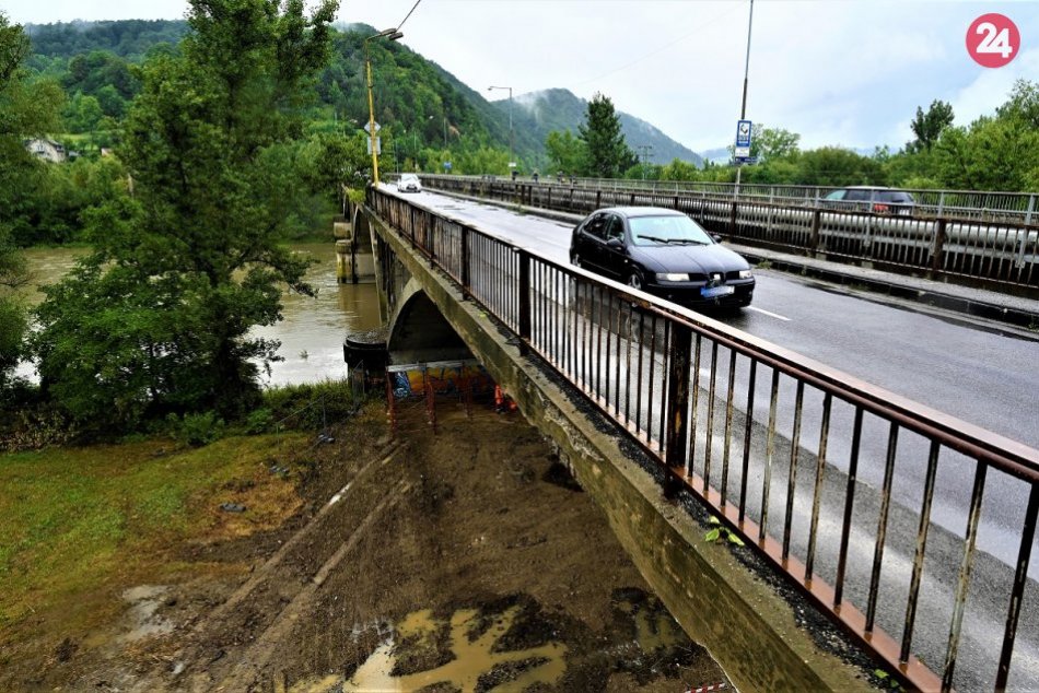 Ilustračný obrázok k článku Považskobystričania, je to tu: Na Orlovskom moste štartujú výrazné obmedzenia