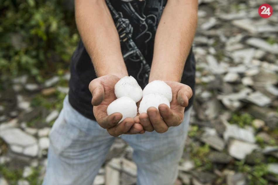 Ilustračný obrázok k článku Prešovský okres opäť varujú pred búrkami s krúpami. Kedy to môže prísť?