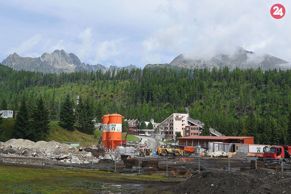 Ilustračný obrázok k článku Nová atrakcia na Štrbskom Plese: Vedľa areálu skokanských mostíkov vyrastá vyhliadková veža