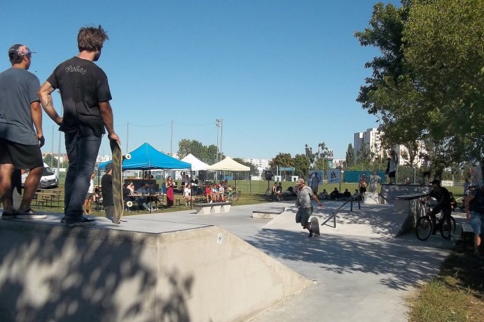 Ilustračný obrázok k článku Skate Park v Šali otvorili: Slovenské hviezdy predviedli svoje kúsky, FOTO