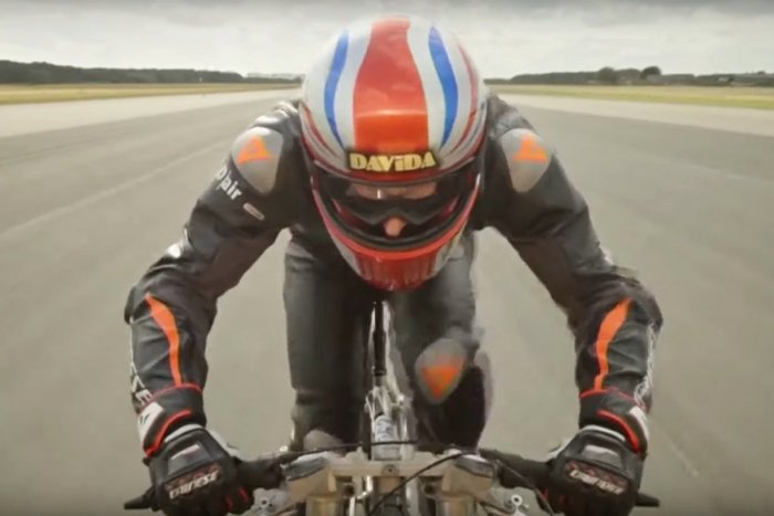 Ilustračný obrázok k článku Najrýchlejšia jazda na bicykli: Brit vytvoril rekord, šiel rýchlosťou 280 km/h