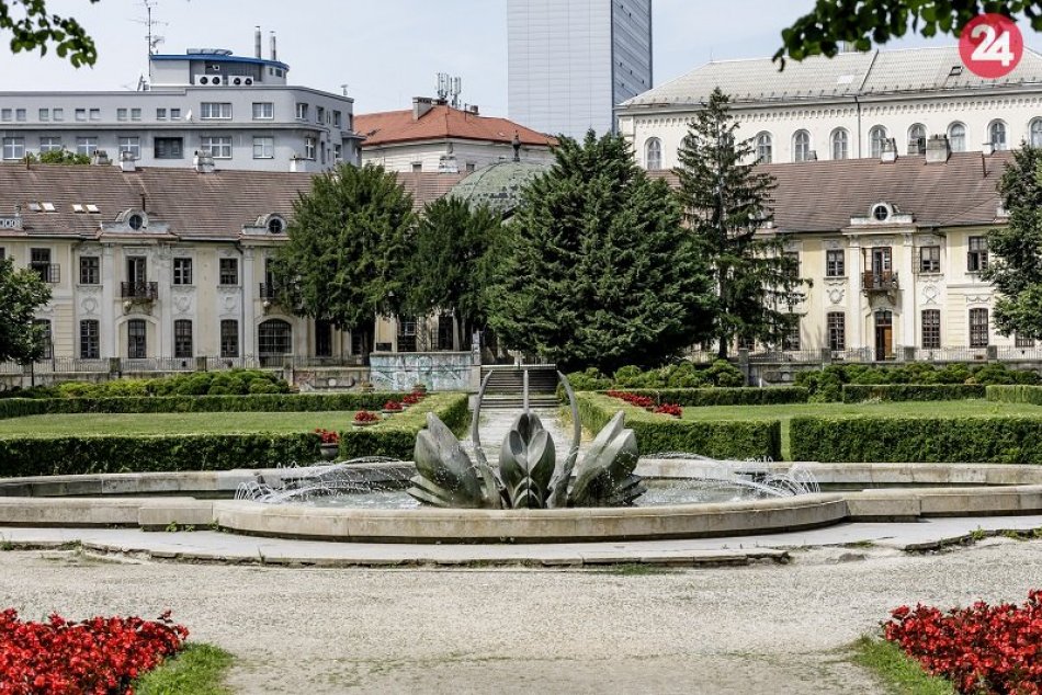 Ilustračný obrázok k článku Koronavírus: Zatvoria sa brány viacerých parkov, záhrad a detských ihrísk