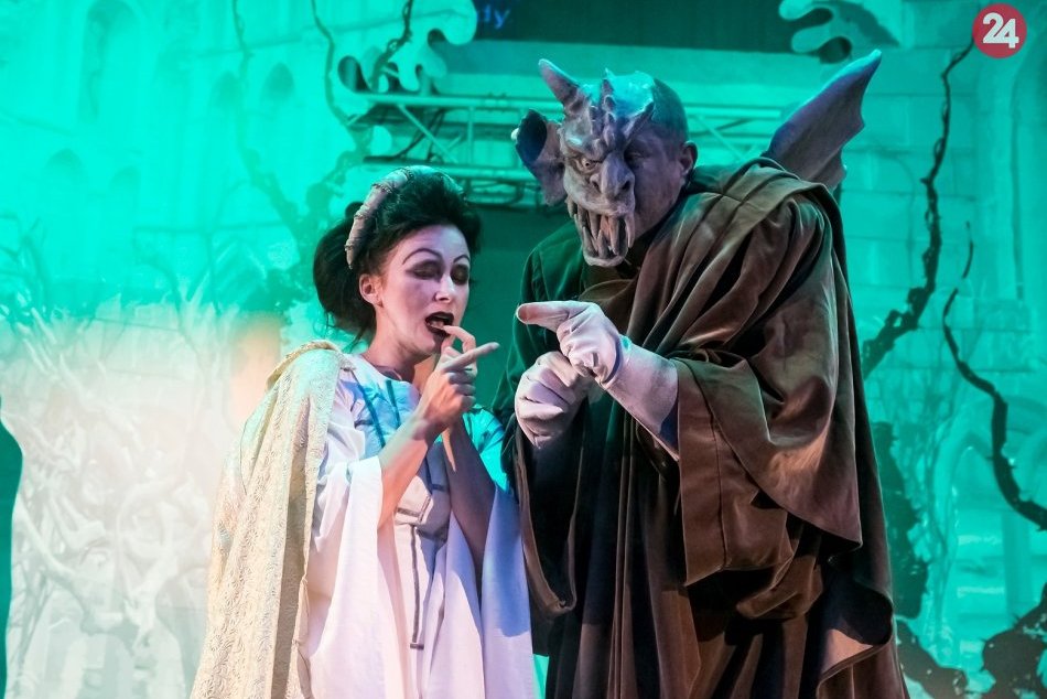 Ilustračný obrázok k článku Bratislavské divadelné noci ponúkajú komediálnu frašku Ešte jeden zázrak