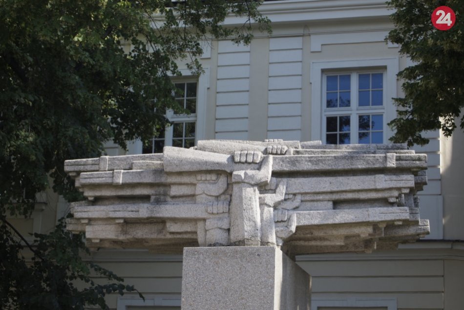 Ilustračný obrázok k článku Oslavy SNP: Pripomenuli sme si odchod Trnavskej posádky do povstania