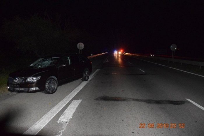 Ilustračný obrázok k článku Tackajúca sa žena spôsobila dve nehody, pri druhej utrpela ťažký úraz, FOTO