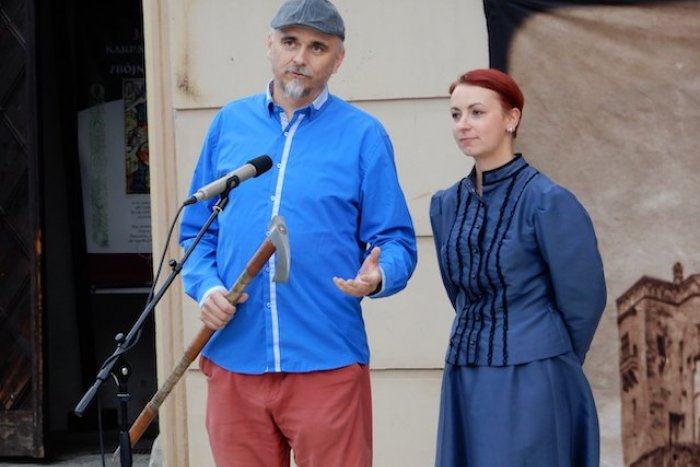 Ilustračný obrázok k článku V Mikuláši predstavili repliku Jánošíkovej valašky: Kde si ju môžeme pozrieť?