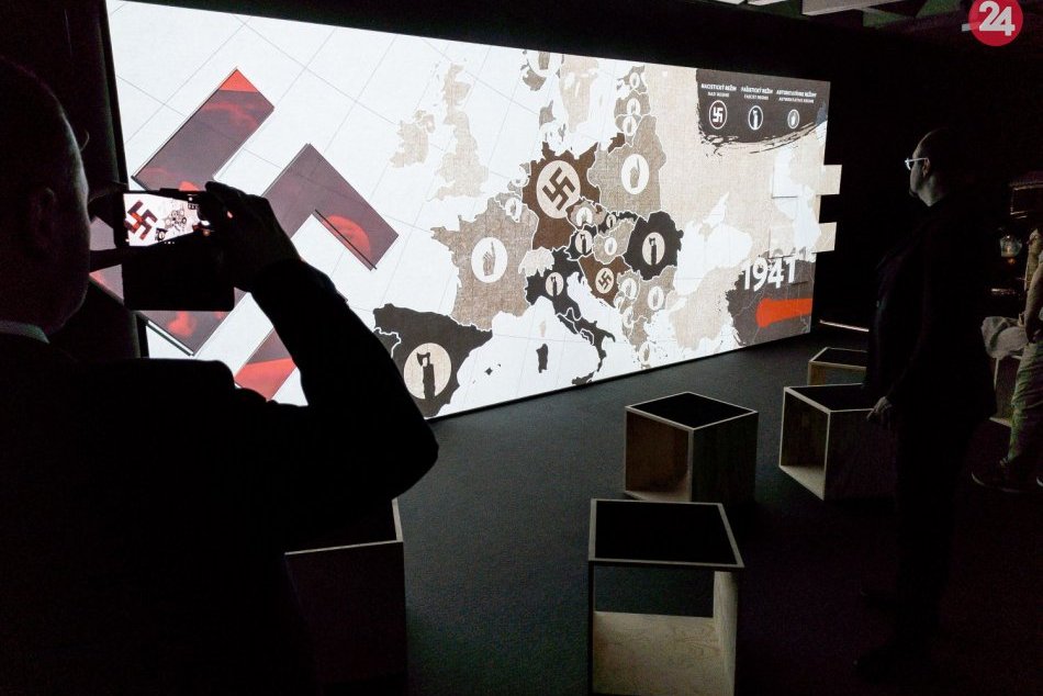 Ilustračný obrázok k článku V Múzeu SNP otvorili unikátnu výstavu. Ľudia sa ocitnú priamo v zákopoch s vojakmi, FOTO