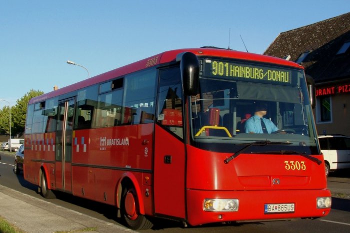 Ilustračný obrázok k článku Dnes sa môžete linkou 901 odviezť za nákupmi do Rakúska každú hodinu