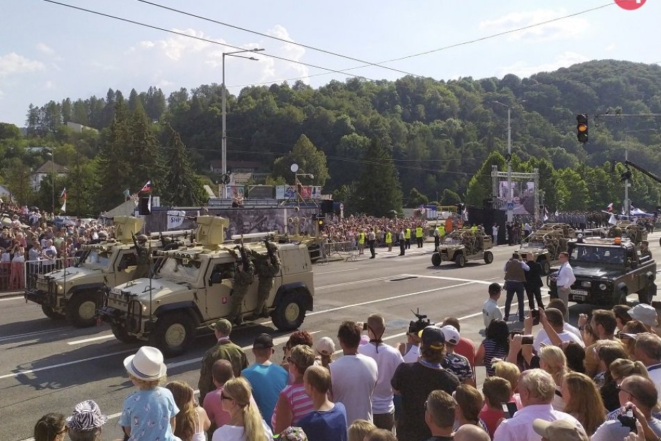 Ilustračný obrázok k článku Celonárodné oslavy SNP pritiahli davy: Podľa Mičeva len dopoludnia prišlo cez 20 000 ľudí