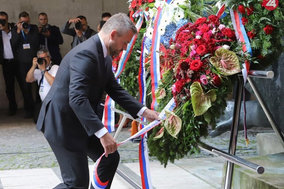 Ilustračný obrázok k článku Pri Pamätníku SNP si pripomenuli ukončenie 2. svetovej vojny: Prišli Pellegrini aj Klus