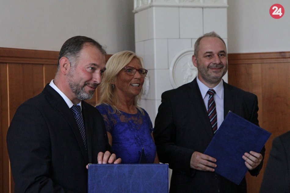 Ilustračný obrázok k článku Len v troch gymnáziách v kraji ostali vo funkciách pôvodní riaditelia, FOTO