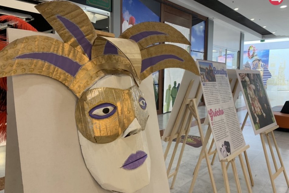 Ilustračný obrázok k článku Košické obchodné centrum ponúka výstavu masiek z celého sveta, FOTO