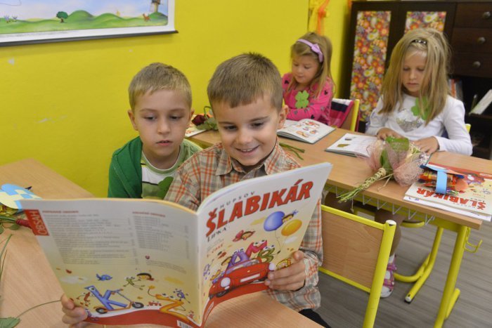 Ilustračný obrázok k článku Do bystrických škôl nastúpili tisícky žiakov. V ktorých je najviac prvákov?