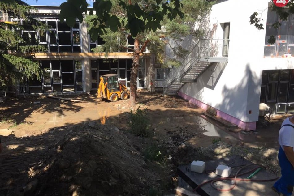 Ilustračný obrázok k článku V Rači opravujú poškodené potrubie, niektoré ulice sú bez dodávky vody