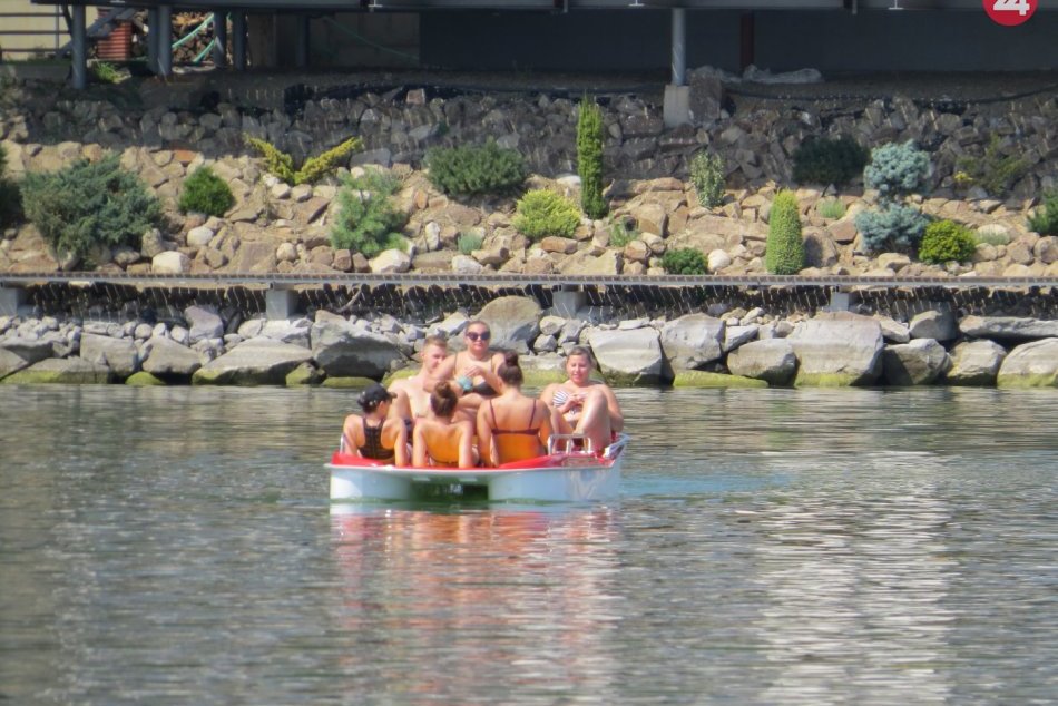 Ilustračný obrázok k článku Horúčavy budú pokračovať aj počas víkendu: Meteorológovia s novou výstrahou