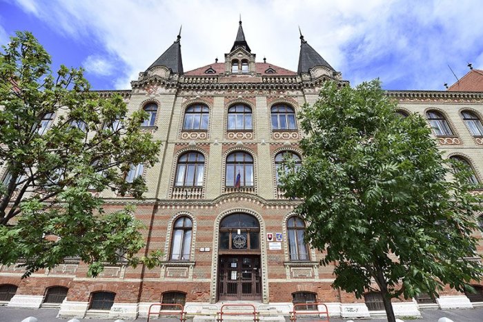 Ilustračný obrázok k článku Bratislavská župa v lete investovala do rekonštrukcií škôl viac ako pol milióna eur