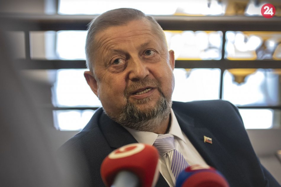 Ilustračný obrázok k článku Harabin ohlásil prezidentskú kandidatúru: Ak by som to neurobil, všetko o mne by boli PRÁZDNE REČI