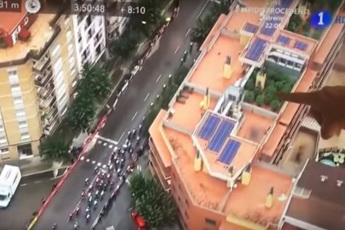 Ilustračný obrázok k článku Letecké zábery z Vuelty odhalili marihuanovú plantáž, VIDEO