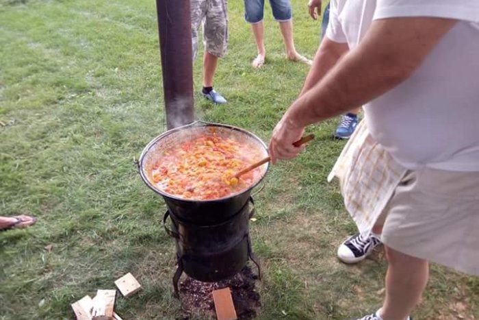 Ilustračný obrázok k článku Večou sa rozvonia lečo: Chystajte sa na festival a gastro súťaž, poteší ohňostroj