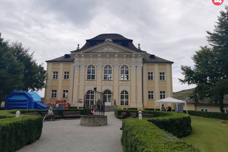 Ilustračný obrázok k článku FOTOREPORTÁŽ: V Markušovciach sa rozlúčili s letom v prostredí kaštieľa