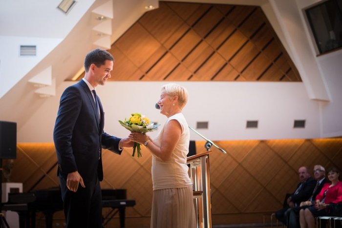 Ilustračný obrázok k článku Kraj ocenil desiatky učiteľov a učiteliek za ich celoživotnú prácu. Ktorí pedagógovia z Lučenca to boli?